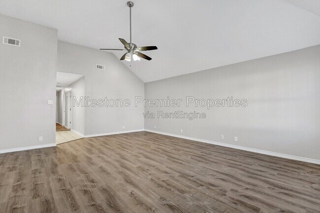 Foto del edificio - 914 W Houston St