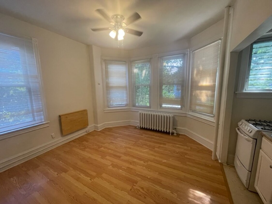 Primary Photo - 1 Bedroom Apartment Available Now