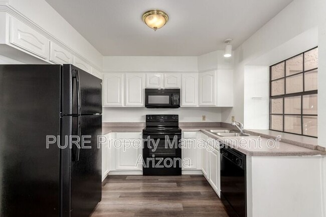 Building Photo - 4901 E Kelton Ln
