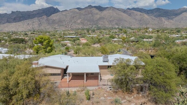 Building Photo - 5739 N Placita Bacanora
