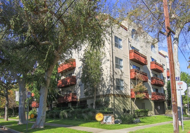 Building Photo - The Premier on Moorpark