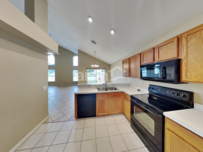 Building Photo - 13025 Waterbourne Dr