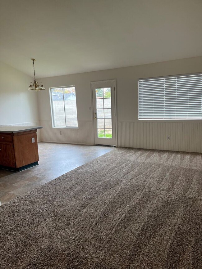 Foto del edificio - 5002 Canyon Peak Dr