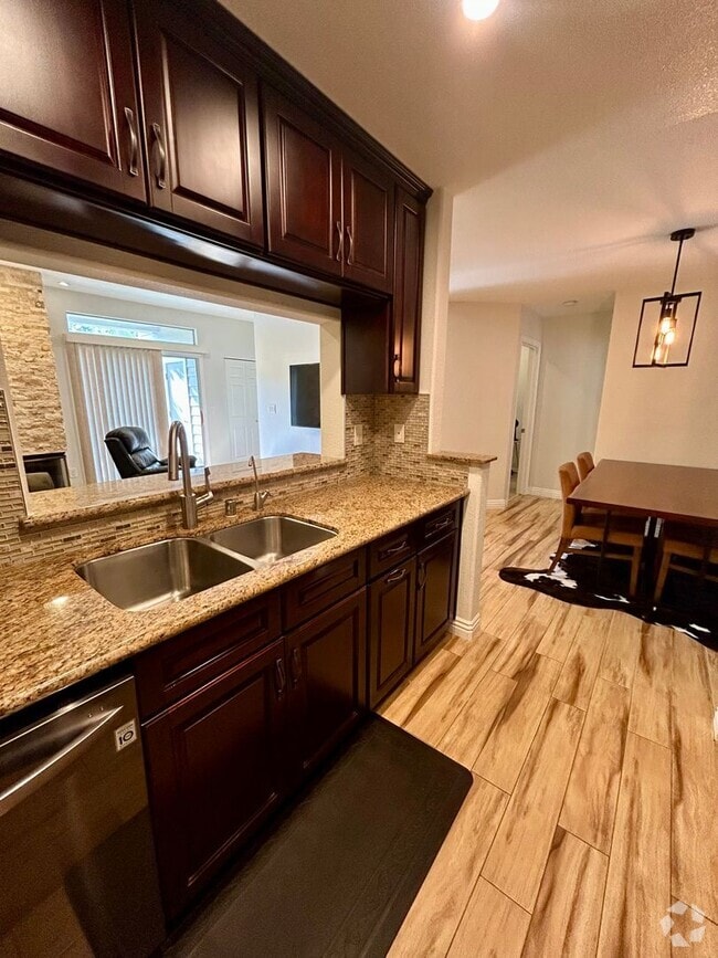 Building Photo - 5888 Bridgeport Lake Way