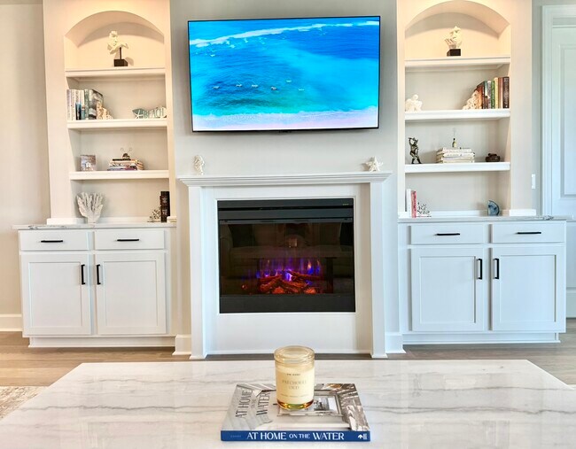 Building Photo - 15319 Lucerna St