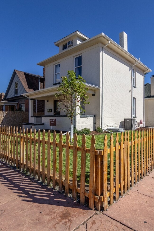 Foto del edificio - Stunning Remodeled Patio Home in Baker – 3...
