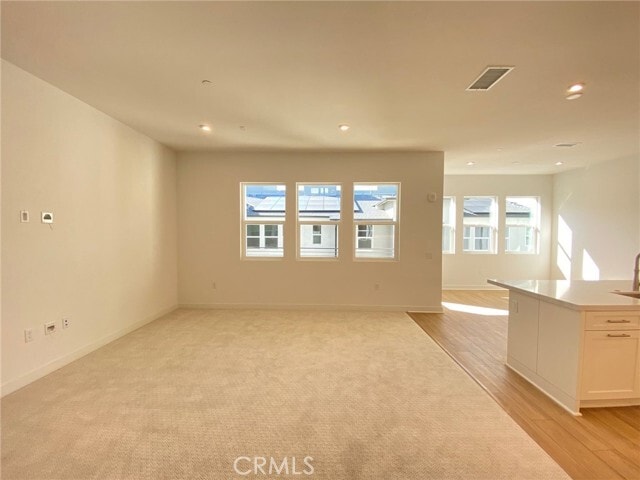 Building Photo - 1110 S Urbana St
