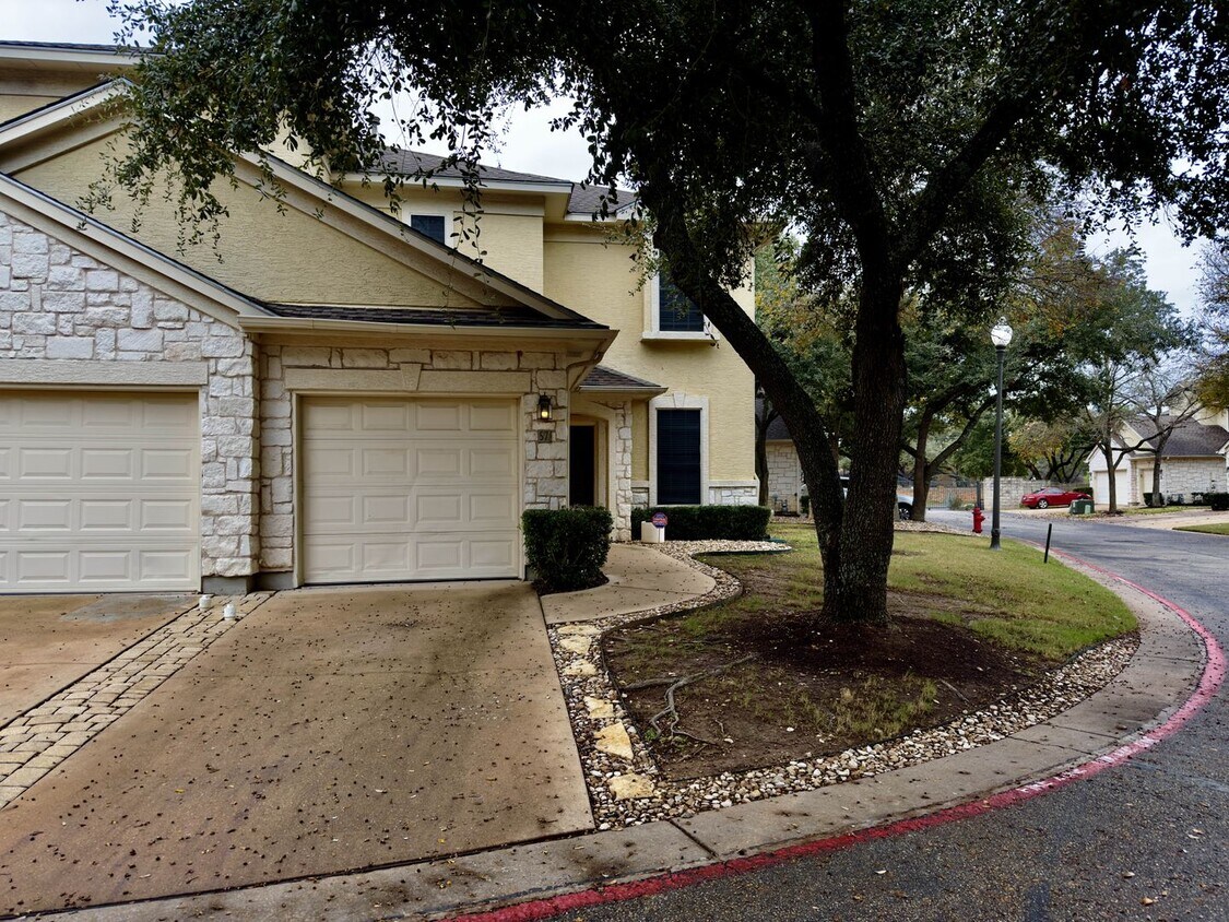 Foto principal - 2 Bedroom Townhome in Westcreek Ranch