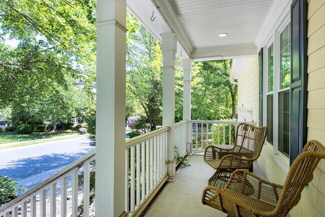 Foto del edificio - 2711 Ashland Dr