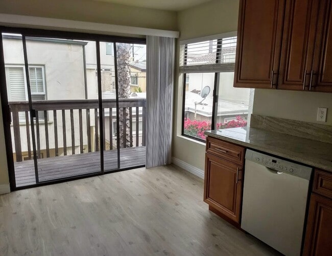 Photo - 428 30th St Apartment
