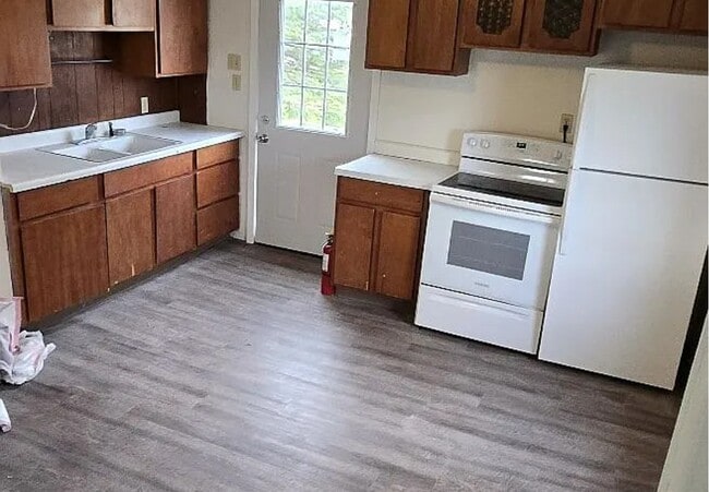 Building Photo - 212 Jefferson St Building Photo - 212 Jefferson St