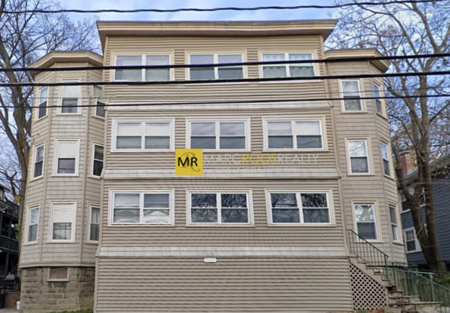 Building Photo - 224 Summer St