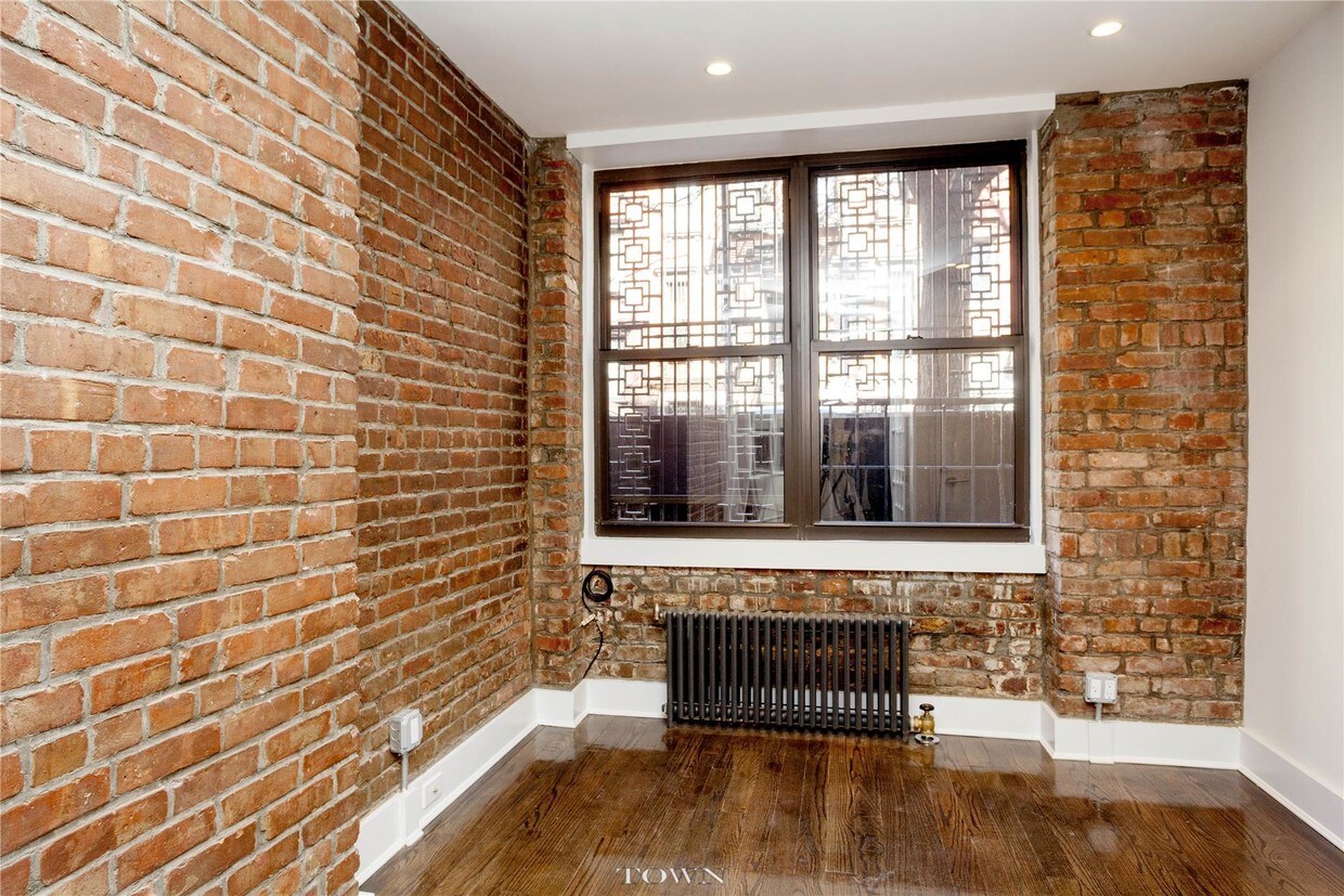 Primary Photo - 59 E 7th St