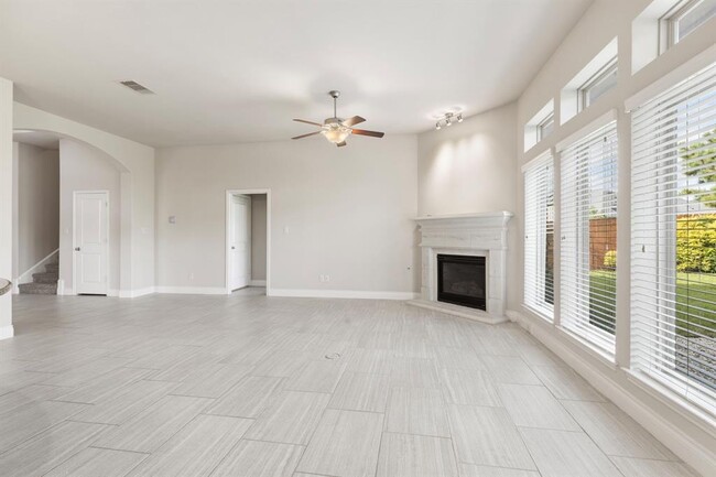 Building Photo - 5115 Rollingwood Oak Ln