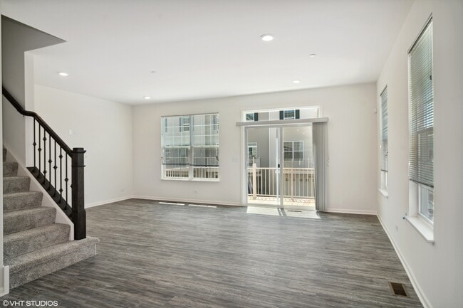Building Photo - 1838 Kraft Ave