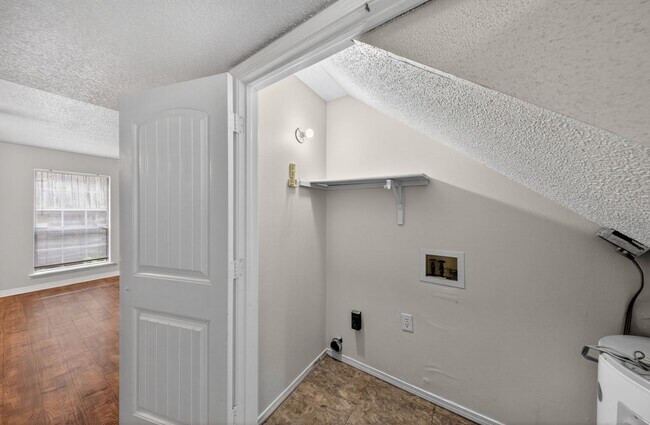 Foto del edificio - 2456 N Brophy Cir