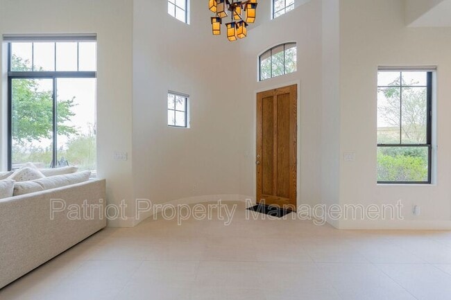 Foto del edificio - 9270 E Thompson Peak Pkwy