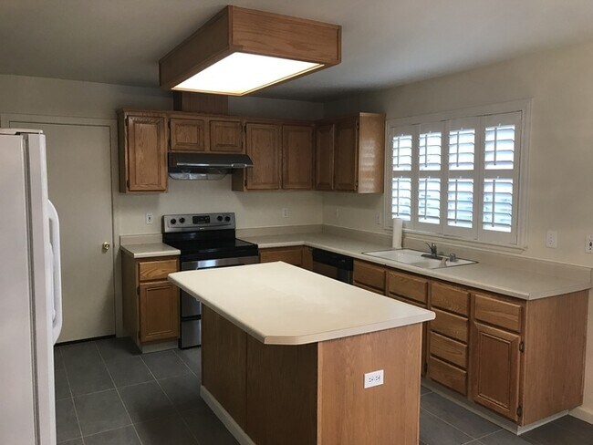 Foto del edificio - 6588 Wassuk Ridge Rd