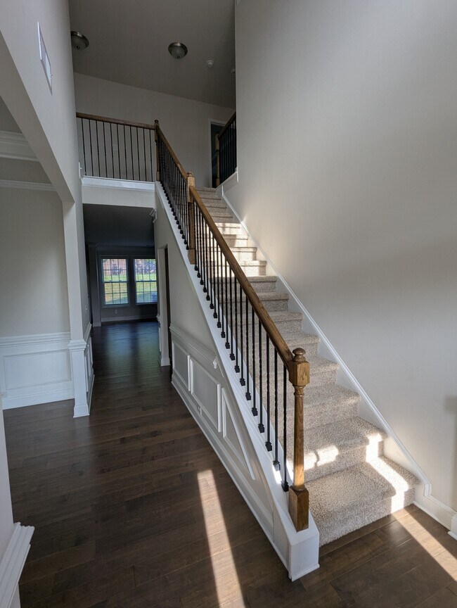 Building Photo - 205 Granito Dr
