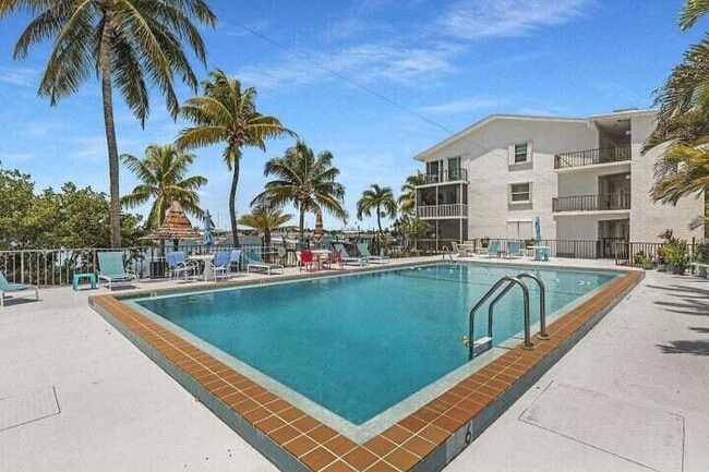 Building Photo - 1217 Sombrero Blvd