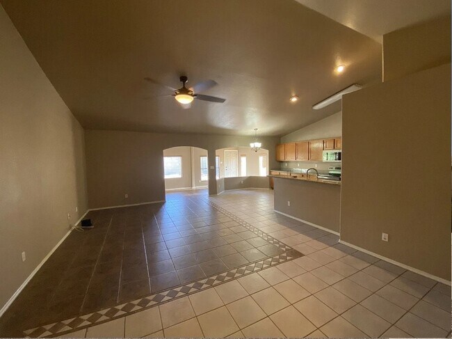 Foto del edificio - 1465 E Ironwood Dr
