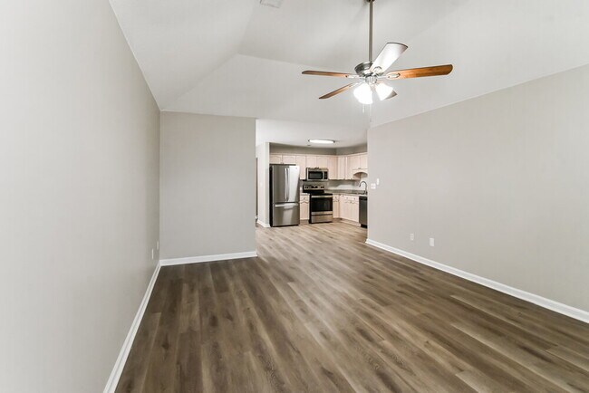 Foto del edificio - 7045 Kings Crown Dr