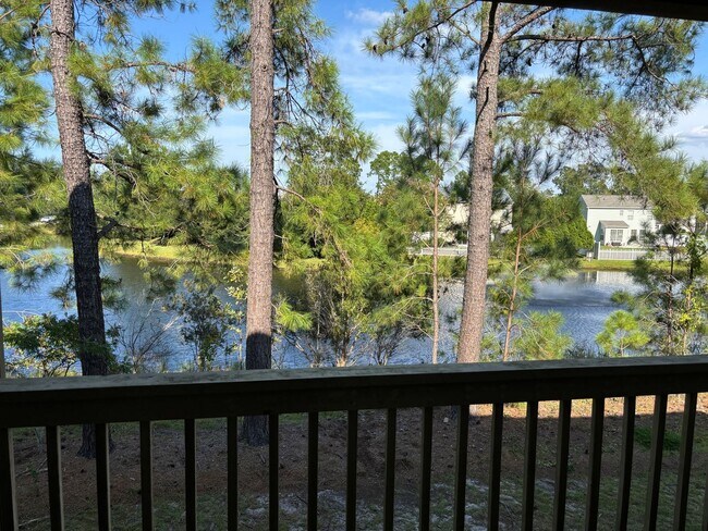 Foto del edificio - 2 BEDROOM 2 BATH ON 2ND FLOOR AT MYRTLE GREENS