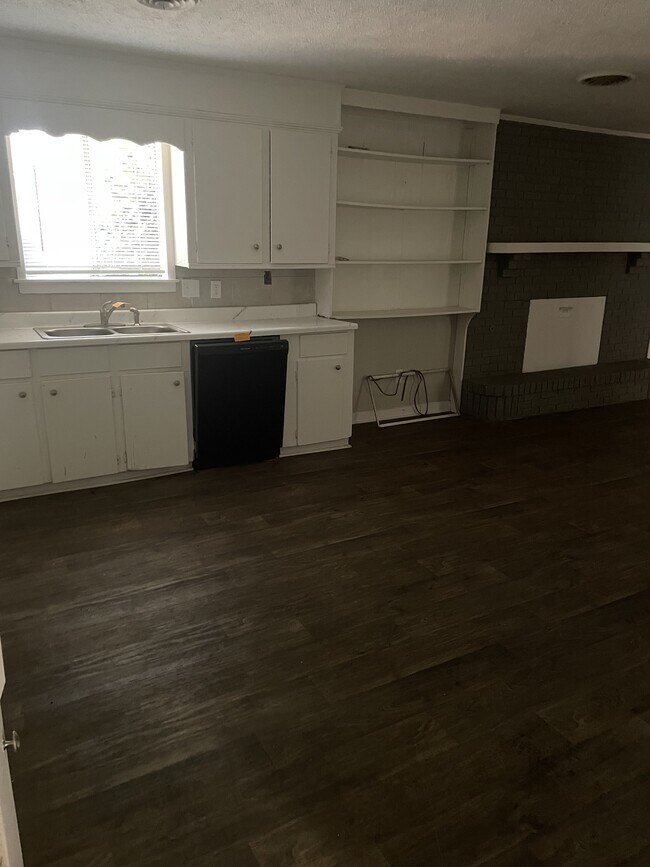 Foto del edificio - 3040 Suncrest Dr