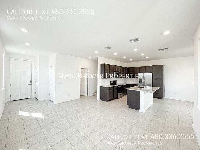 Foto del edificio - 1127 W Diamondback Dr