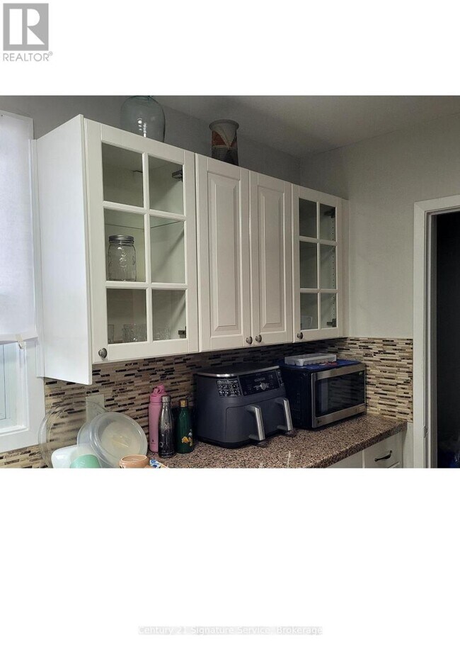 Photo du bâtiment - 1374 Charles Dr