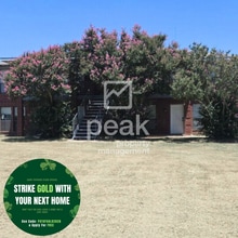 Building Photo - 205 Joyce St