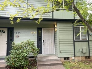 Building Photo - 1612 Fetters Loop