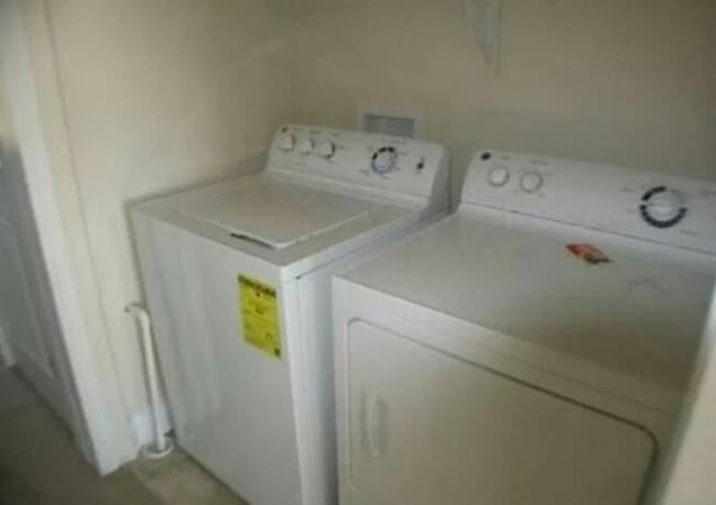 Building Photo - 115 Montalto Dr