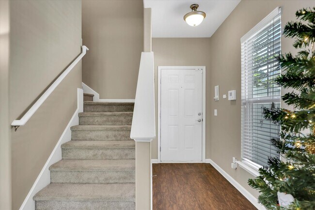 Foto del edificio - 3 bedrooms, 2.5 baths