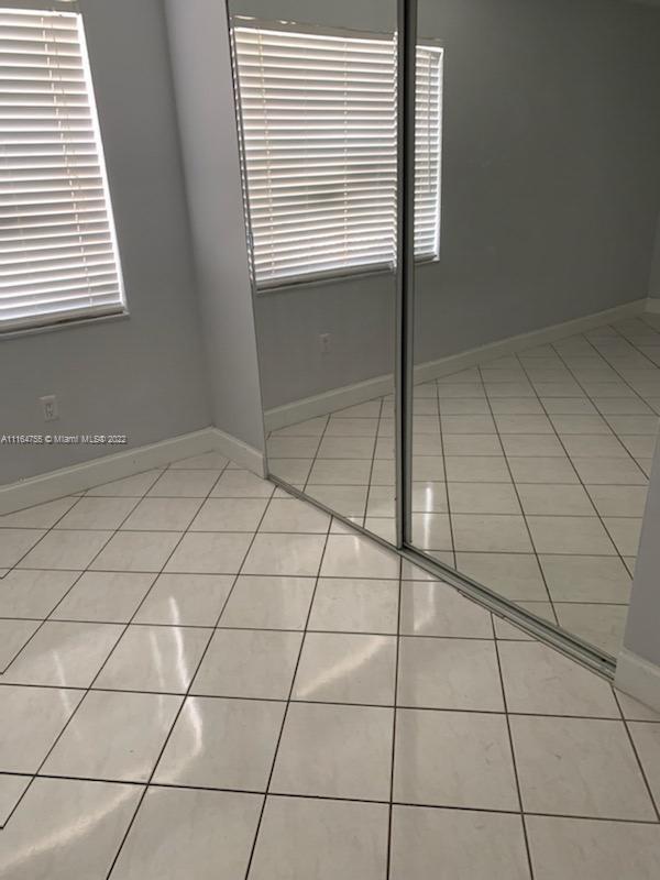 Building Photo - 9417 Fontainebleau Blvd