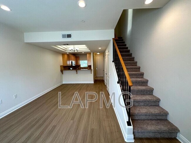 Foto del edificio - 12217 Moorpark St