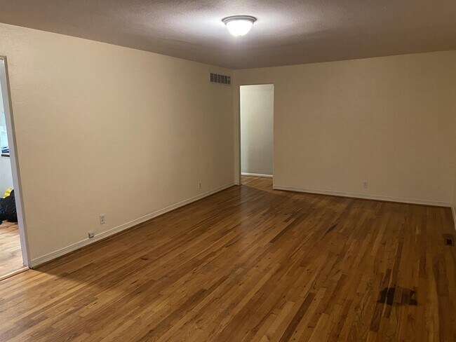 Foto del edificio - 2517 S Pond St