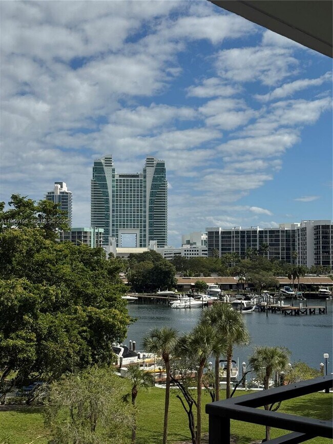 Foto del edificio - 500 Three Islands Boulevard