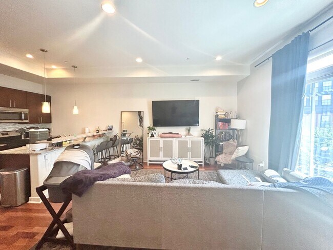Foto del edificio - 2 Bedroom Apartment Located in Fairmount
