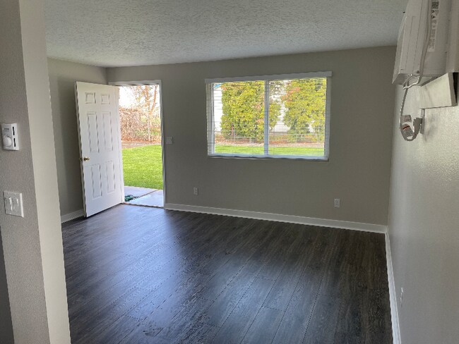 Foto del edificio - 722 S Kcid Rd