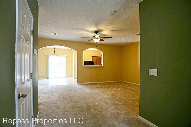 Building Photo - 3 br, 2.5 bath House - 8232 Rossi Road