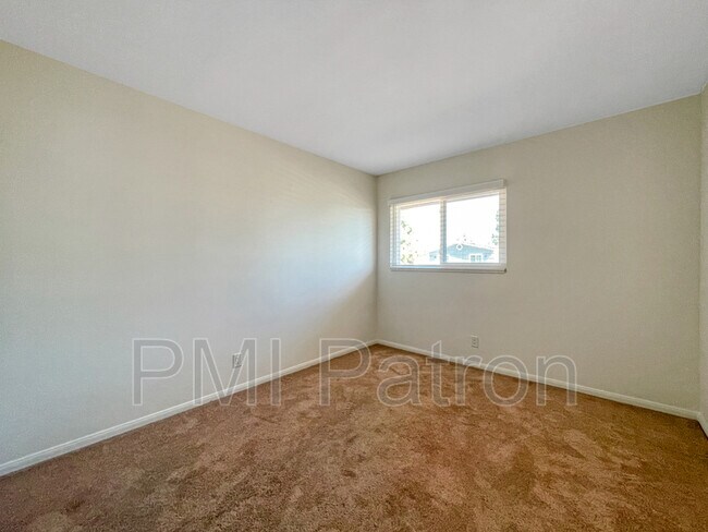 Foto del edificio - 21909 Huron Ln