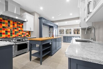 Building Photo - 207 Garden St