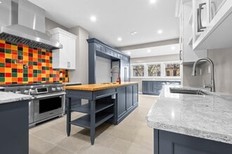 Building Photo - 207 Garden St