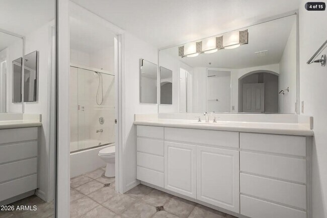 Foto del edificio - 5104 N 32nd St
