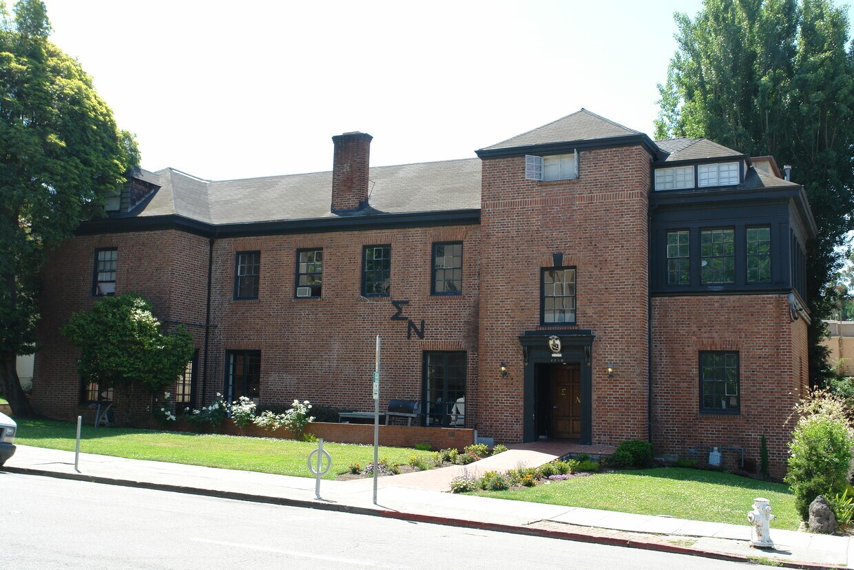 Foto del edificio - 2710 Bancroft Way