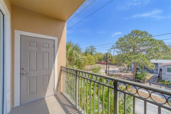 Foto del edificio - 1268 11th St