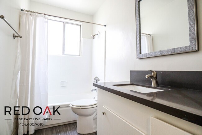 Foto del edificio - Incredible Two Bedroom with A/C, In-Unit S...