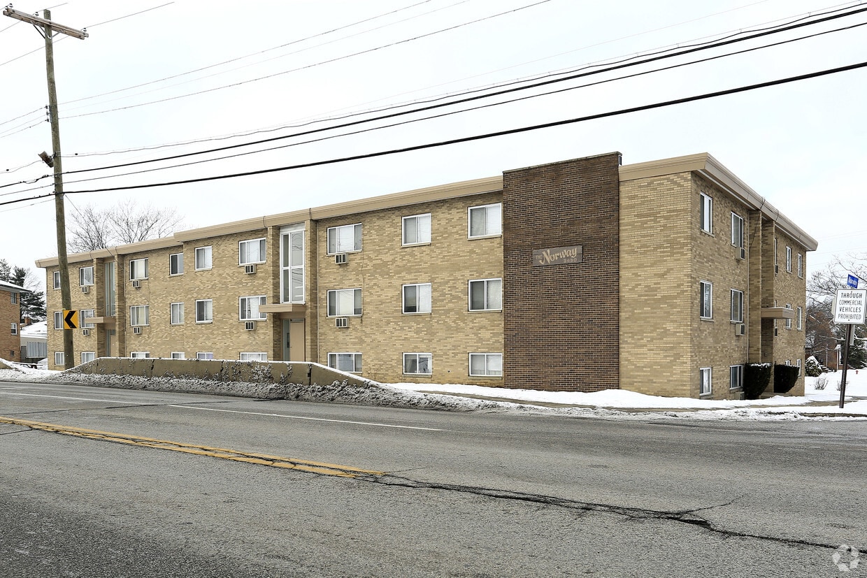 Norway Apartments 3430 Warren Rd Cleveland, OH Apartments for Rent