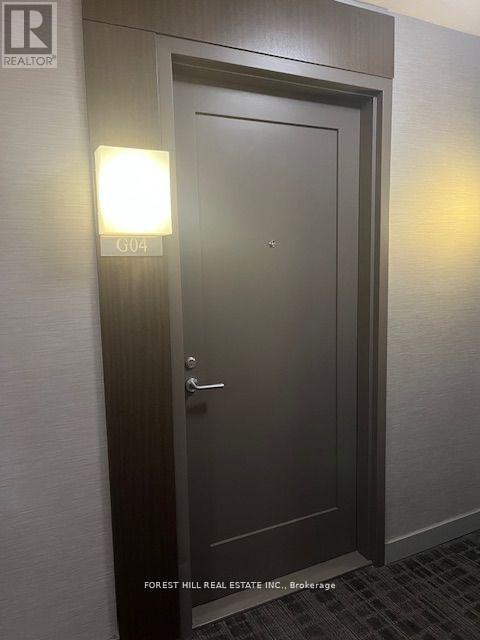 Building Photo - 310 Tweedsmuir Ave